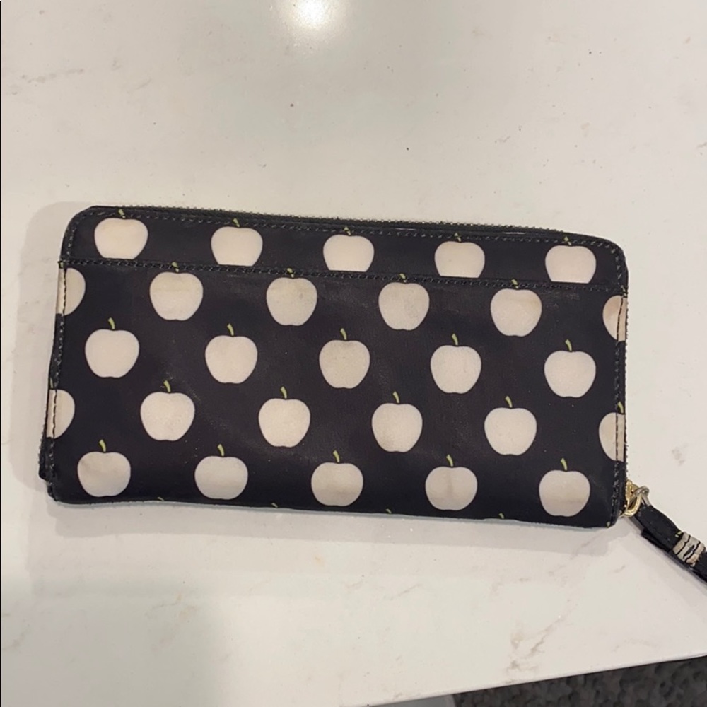 Kate Spade Wallet ๐ - Picture 2 of 4